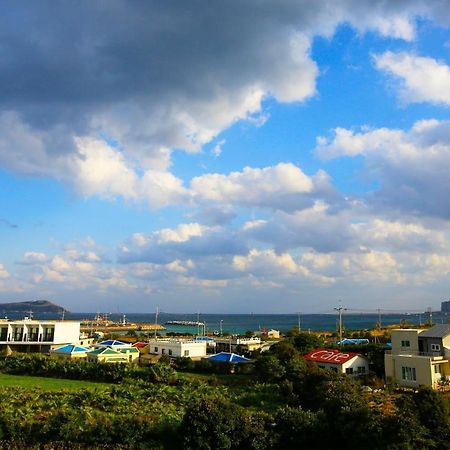 Dongdong Guesthouse 済州市 エクステリア 写真