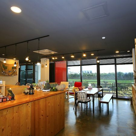 Dongdong Guesthouse 済州市 エクステリア 写真