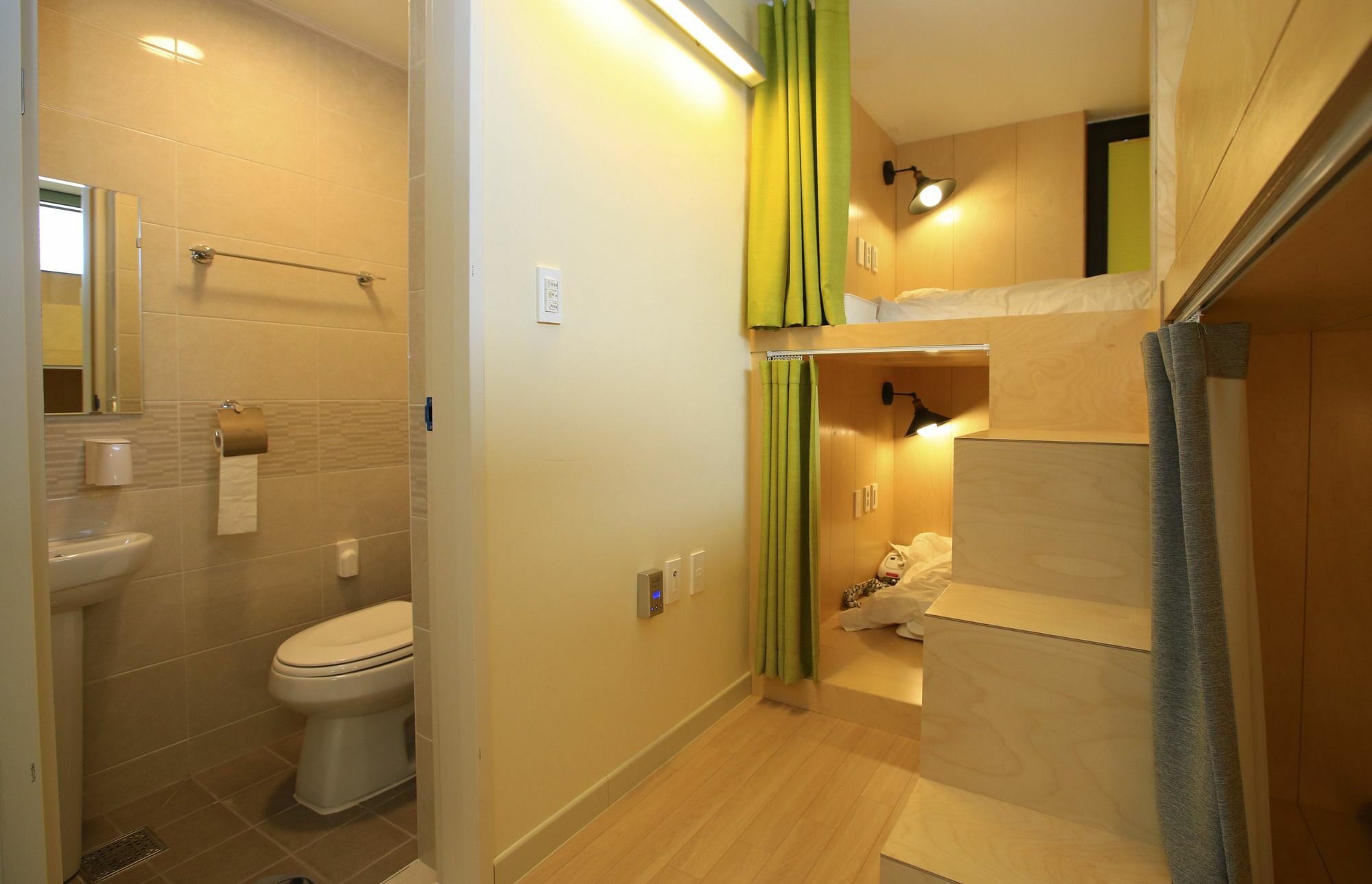 Dongdong Guesthouse 済州市 エクステリア 写真